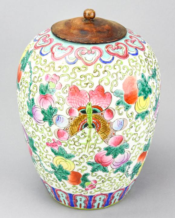 Chinese Famille Verte Porcelain Peach Ginger Jar (1 of 9)