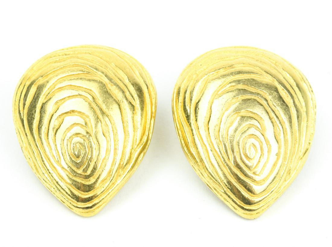 Vintage French Givenchy Costume Jewelry Earrings: Vintage French Givenchy Costume Jewelry Earrings in Gilt Metal. Clip on, signed. Each measures 1.25 inch in length.