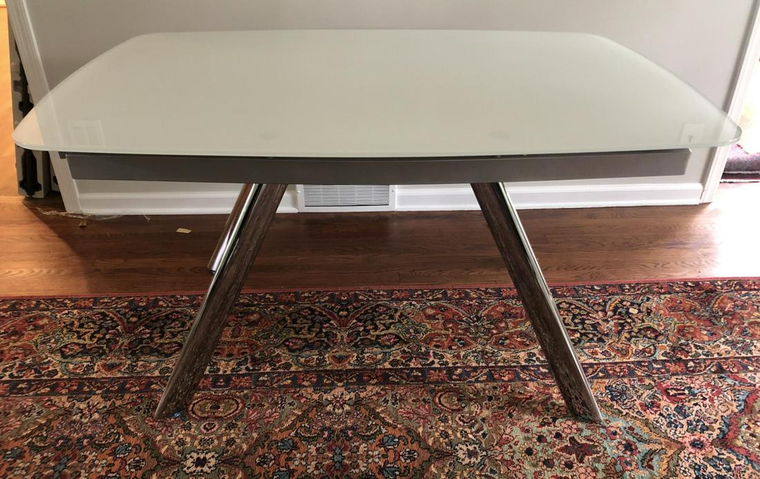 Contemporary White Glass & Chrome Dining Table (1 of 8)