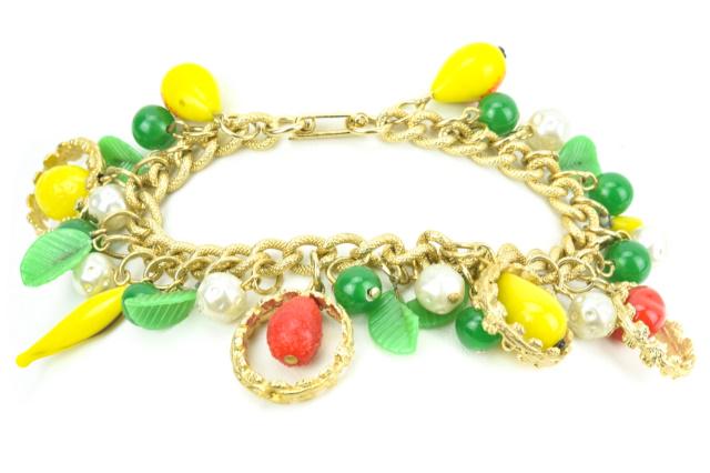 Vintage Costume Jewelry Art Glass Charm Bracelet (1 of 8)