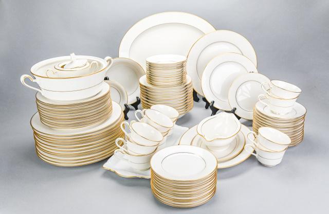 Service For 12 Noritake China "Linton" Gold Trim (1 of 10)