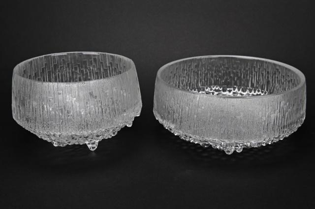 Mid C Tapio Wirkkala Iittala Finland Serving Bowls: Two Footed Mid Century Tapio Wirkkala Iittala Finland "Ultima Thule" Serving Bowls. Large bowl measures 3.50 inches x 7.50 inches.