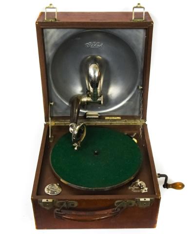 Antique Decca Portable Gramophone (1 of 8)