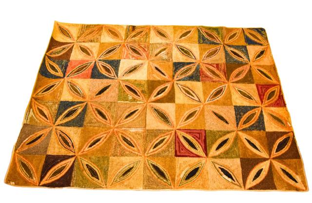 Antique Hand Hooked Rug w Quatrefoil Motif (1 of 8)