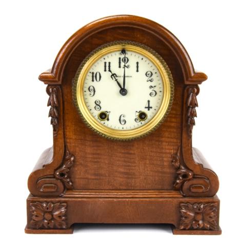 Antique Seth Thomas Enamel Face Mantle Clock w Key (1 of 10)