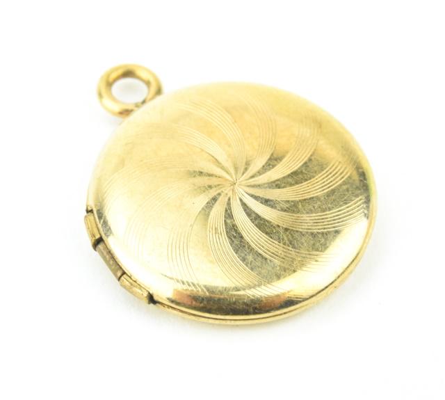 Estate Yellow Gold Filled Locket Necklace Pendant. Art: Estate Yellow Gold Filled Locket Necklace Pendant. Art Deco style. Having an engraved spiral design on one side and stripes on other. Measures 1 inch in length.