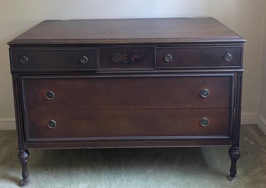 Berkey & Gay Mid 20th Century Chest of  Drawers. Having (1 of 10)