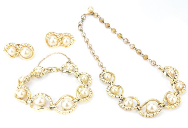 Vintage Coro Pearl & Rhinestone Demi Parure (1 of 9)