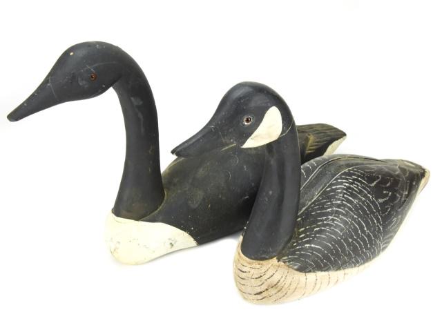 2 Hand Carved & Hand Painted Decoy Ducks (1 of 10)