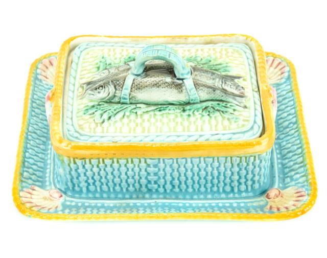 Antique Majolica Covered Sardine Dish w Motif (1 of 7)