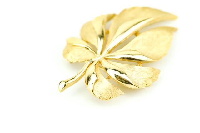 Vintage Crown Trifari Costume Jewelry Brooch (1 of 6)