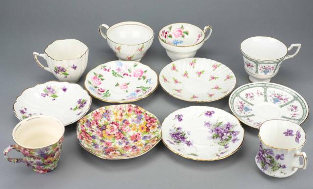6 Floral English Porcelain Teacups & Saucers (1 of 13)