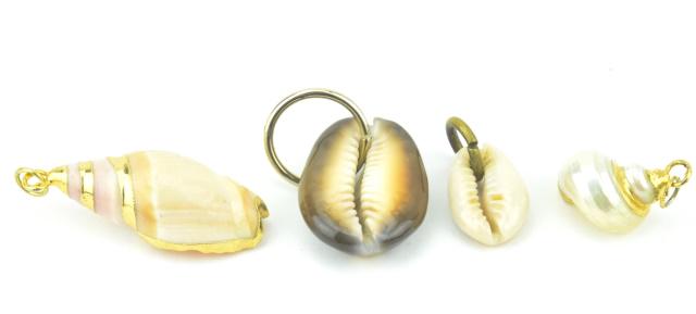 Vintage Natural Sea Shell Pendant or Charms (1 of 10)