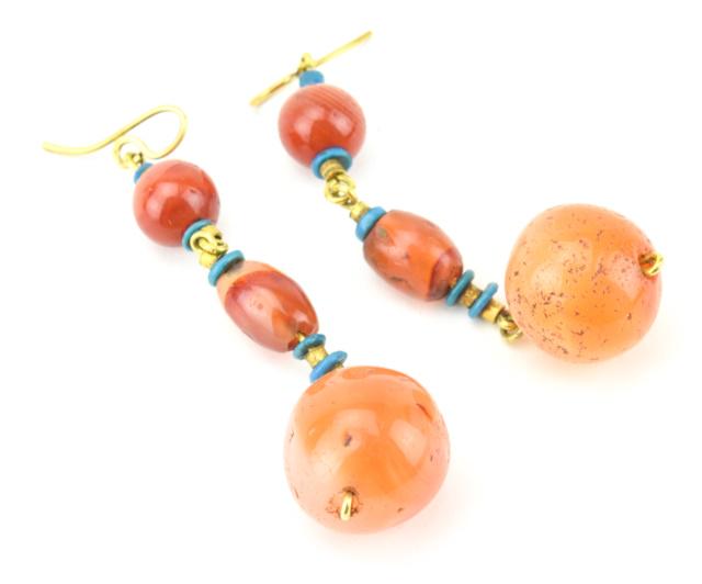 Antique 18 KT Gold Carnelian & Agate Earrings: Antique 18 KT Gold Carnelian & Agate Earrings Antique handmade earrings with gold components that test as 14 KT. Beads are likely ancient origin and are carved banded agate and carnelian. Each measure