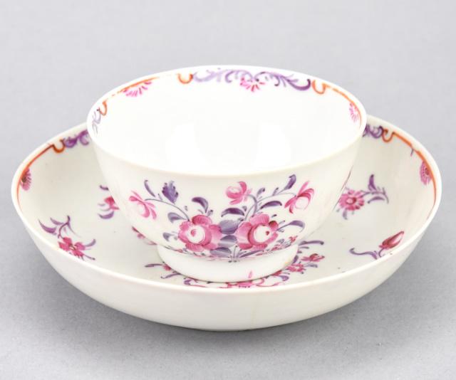 18th C Chinese Export Porcelain Teacup & Saucer (1 of 9)