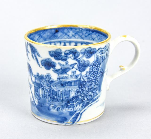 Antique 18th C Chinese Porcelain Blue & White Cup (1 of 7)
