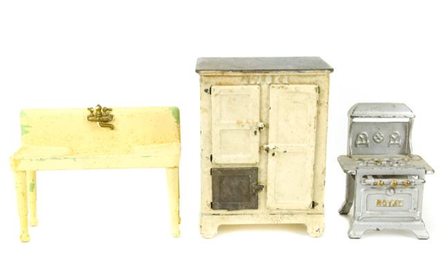 Antique Cast Iron & Wood Doll House Furniture (1 of 8)