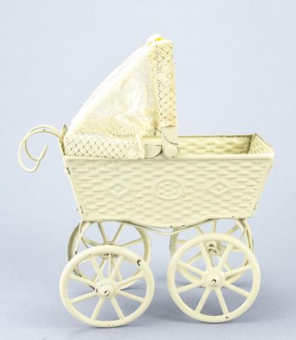 Antique Painted Tin Marklin Style Carriage (1 of 9)