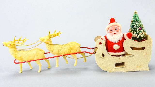 Vintage Christmas Decor Santa's Sleigh & Reindeer (1 of 11)