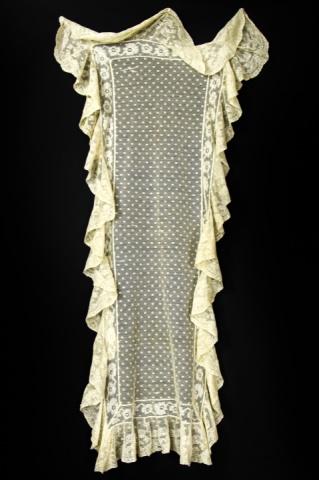 Antique or Vintage Lace Table Runner (1 of 10)