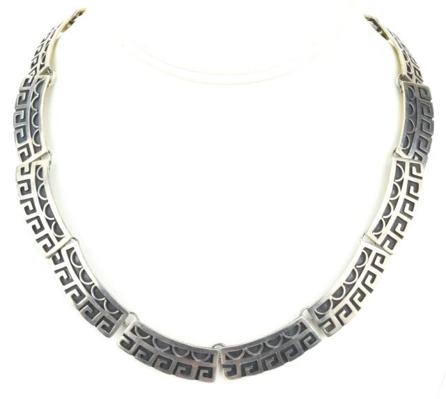 Vintage Spratling Mexican Sterling Collar Necklace: Vintage Spratling Mexican Sterling Silver Articulated Collar Necklace. Hallmarked on back of panel. Measures 16 inches in length.
