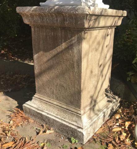 Garden or Statue Display Pedestal Column Plinth (1 of 3)