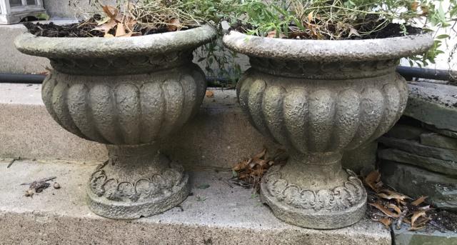 Pair of Cast Garden Planter Pot Urns (1 of 3)