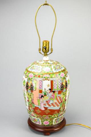 Large Chinese Rose Medallion Vase Mounted Lamp (1 of 8)