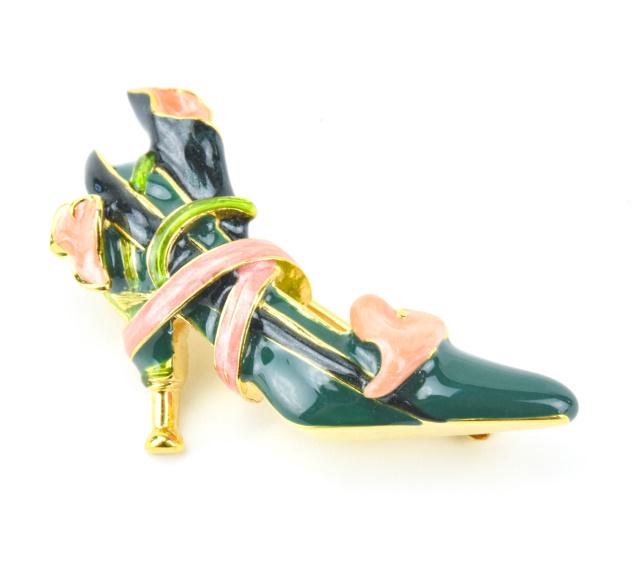Kenneth Jay Lane Enamel & Gilt Shoe Brooch: Kenneth Jay Lane Enamel & Gilt Shoe Brooch. Signed KJL. Measures 1.75 inches in width.