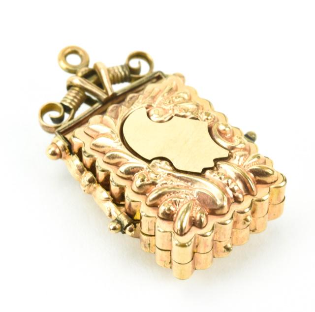 Antique 19th C 10kt Gold Locket Necklace Pendant: Antique 19th C 10kt Gold Locket Necklace Pendant. Acid tests as 10kt gold, may be cased. Measures 1.25 inches in length.