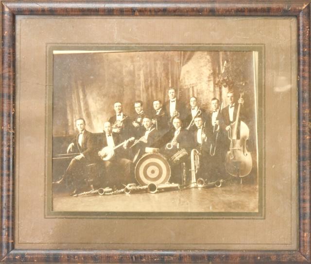 Antique Early 20th C Framed Photograph of a Band (1 of 9)