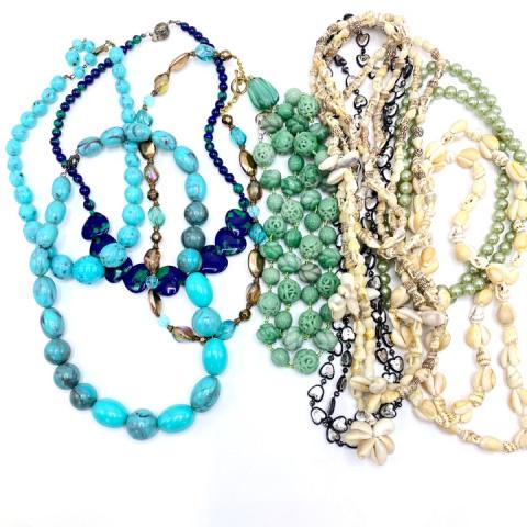 Lot of Costume Jewelry Necklaces (1 of 3)