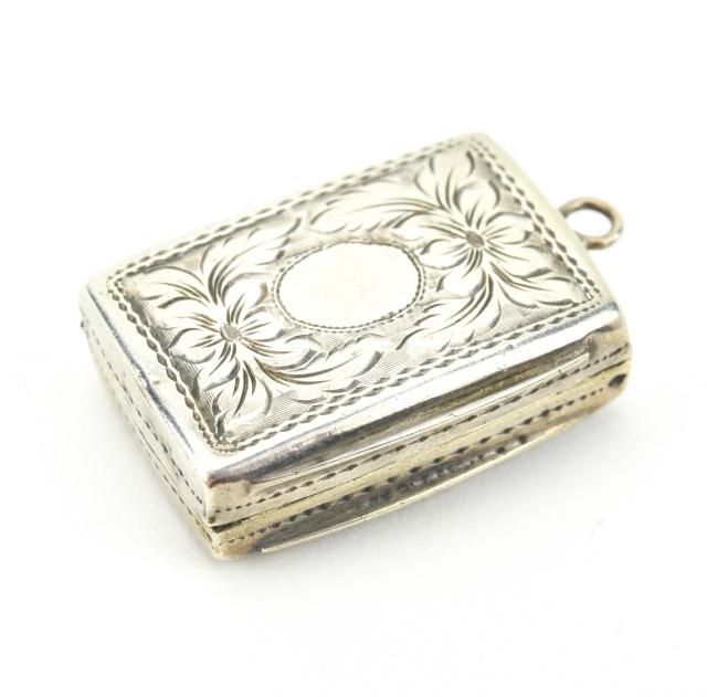 Antique C Georgian Era English Sterling Locket: Antique C Georgian Era English Sterling Locket Necklace Pendant. Vinaigrette. Gold wash interior. Hallmarked. Measures just over 1 inch in length.
