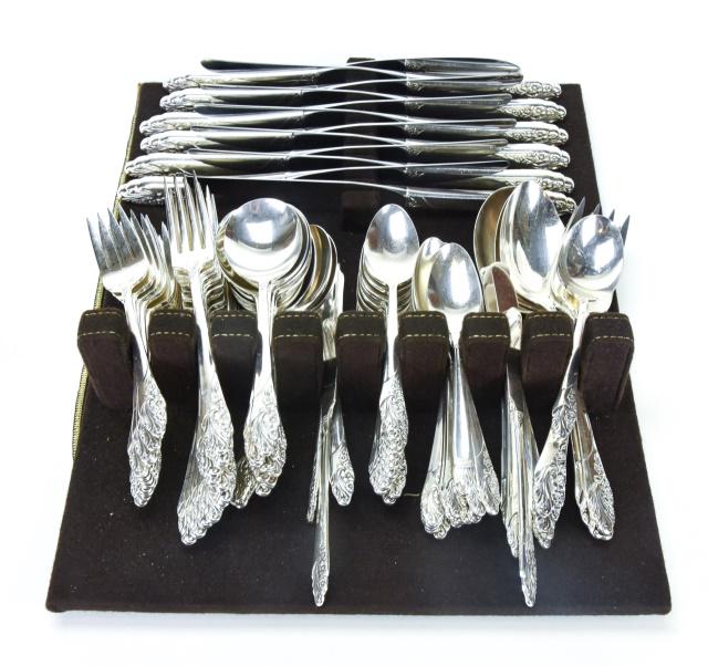Set Community Silver Plate Flatware Service for 12 (1 of 11)