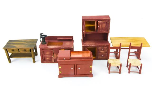 Dollhouse Miniature Artisan Made Furniture Items (1 of 11)