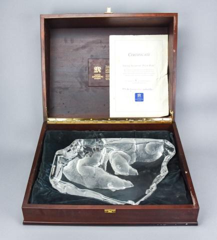 Mats Jonasson Lead Crystal "Polar Bears" Sculpture: Limited Edition Mats Jonasson Lead Crystal "Polar Bears" Sculpture. Number 31 of 199 sculptures. In its original box. Cast by hand of full lead crystal, and engraved in Sweden. 10 inches x 15 inches x