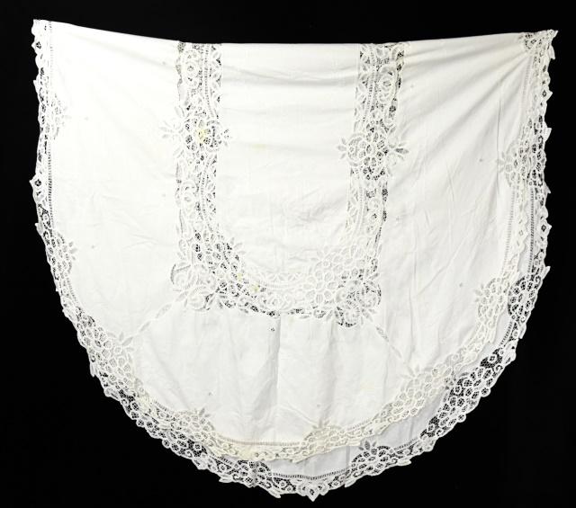 Antique or Vintage Oval Lace Tablecloth (1 of 8)
