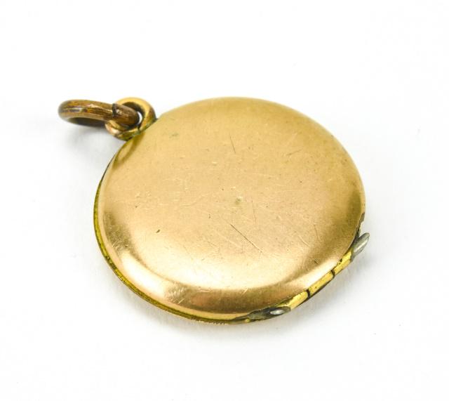 Antique Gold Filled Round Locket Necklace Pendant: Antique Gold Filled Round Locket Necklace Pendant. Measures just over 1 inch in length.