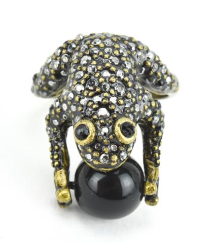 Figural Frog Ring w Marcasite & Spinning Bead: Figural Frog Ring w Marcasite & Spinning Bead. Ring size 7.25