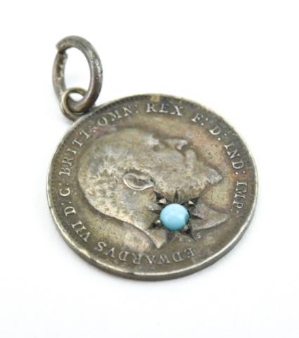Antique 1910 Great Britain Coin Pendant Turquoise: Antique 1910 Great Britain Coin Pendant w Turquoise Cabochon. Measures just under 1 inch in length with the bail.