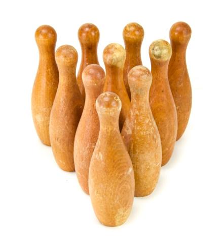 Set 10 Antique Tabletop Bowling Pins (1 of 5)