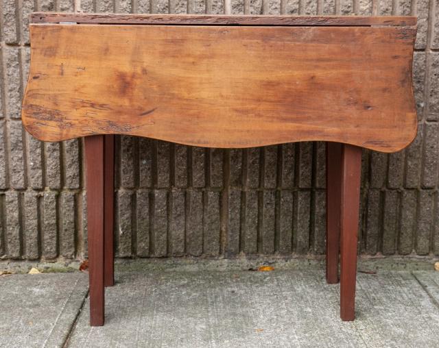 American Country Pine Serpentine Drop Leaf Table (1 of 10)