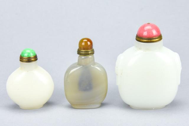 3 Chinese Jade and Agate Snuff Bottles (1 of 7)