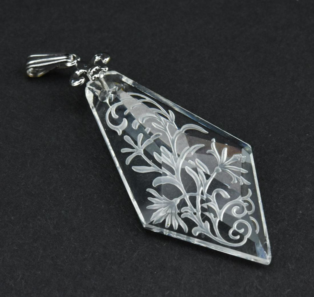 Antique Intaglio Glass Fleur de Lis Pendant: Antique Intaglio Glass Fleur de Lis Necklace Pendant. Measures 2 inches in length.
