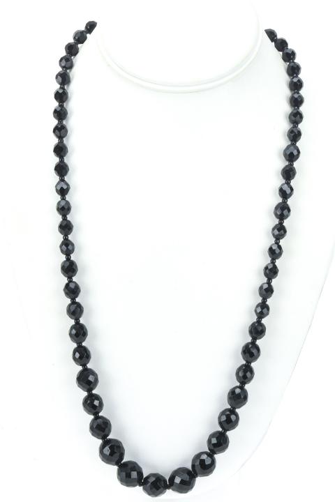 Antique Art Deco Flapper Era French Jet Necklace: Antique Art Deco Flapper Era French Jet Necklace w Graduated Size Beads. Measures 26 inches in length.