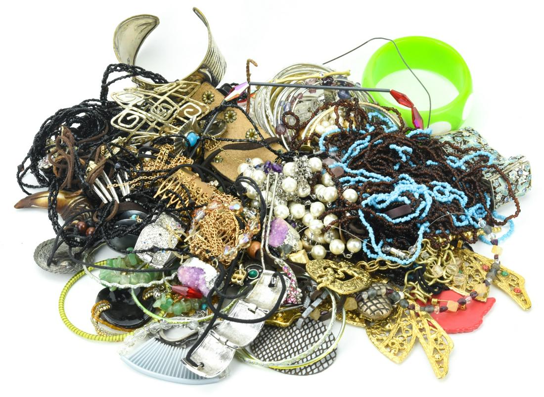 Collection Contemporary & Vintage Costume Jewelry (1 of 8)