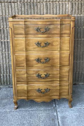 John Widdicomb French Provincial 5 Drawer Dresser: John Widdicomb French Provincial Serpentine 5 Drawer Dresser . Measures 50.5 inches x 33 inches x 31 inches.