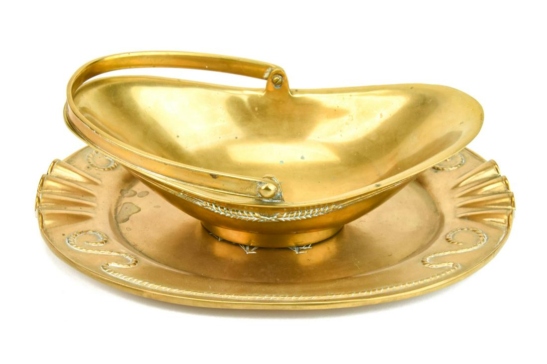 Antique American Mastercraft Brass Bowl & Platter: Antique American Mastercraft Phelps Dodge Brass Bowl & Platter. Platter with ship motif. Pieces marked on bottom. Platter measures 16.25 inches x 12.25