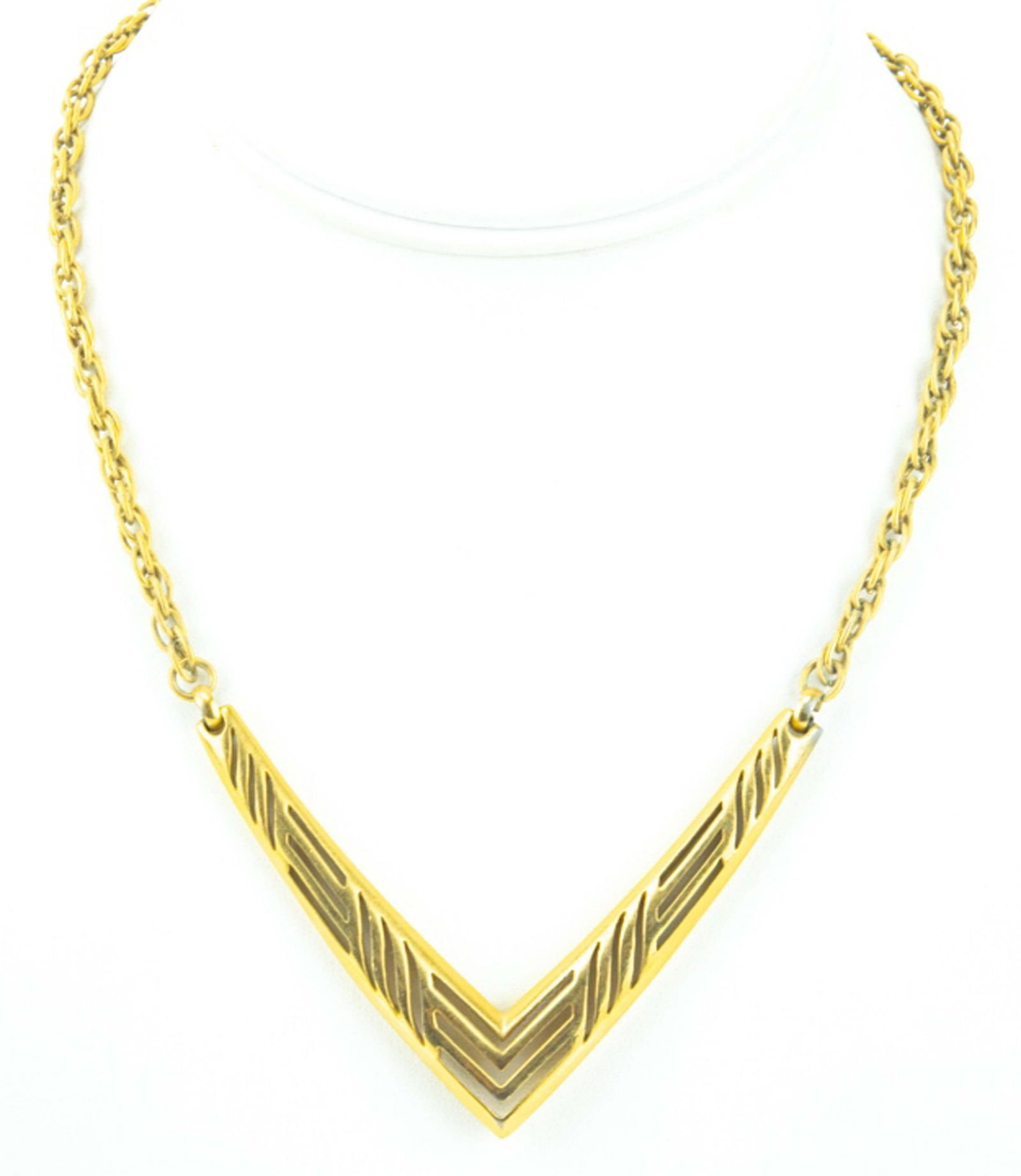 Vintage Crown Trifari Gilt Metal Costume Necklace (1 of 7)