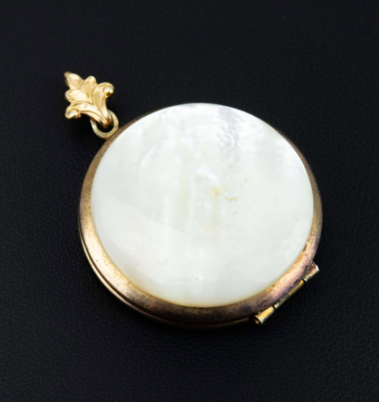 Vintage Mother of Pearl Plaque Locket Pendant: Vintage Mother of Pearl Plaque Locket Necklace Pendant. Measures 1.5 inches in length.